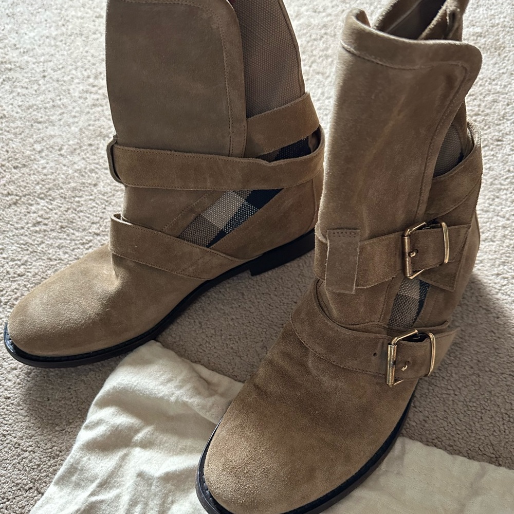 Burberry Brit Worcester Flat Boot 38.5